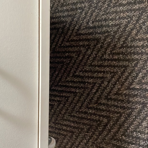 Side drawer with wheels. - Picture 3 of 3